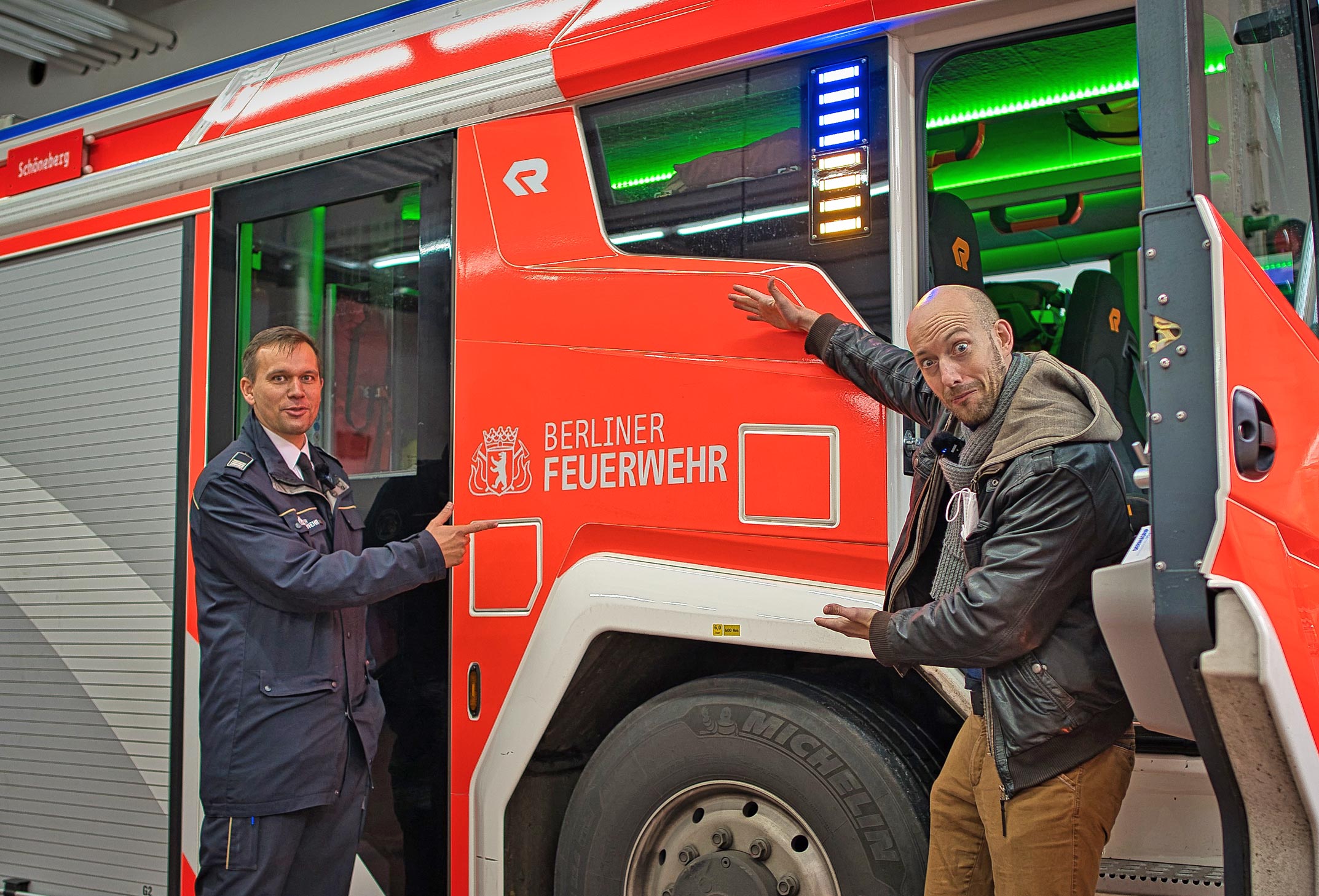 Felix Goldbach im Interview mit Jens Klink (Feuerwehrann und technischer Ingenieur bei der Feuerwehr Berlin). Das erste Elektro Feuerwehr-Auto 2021